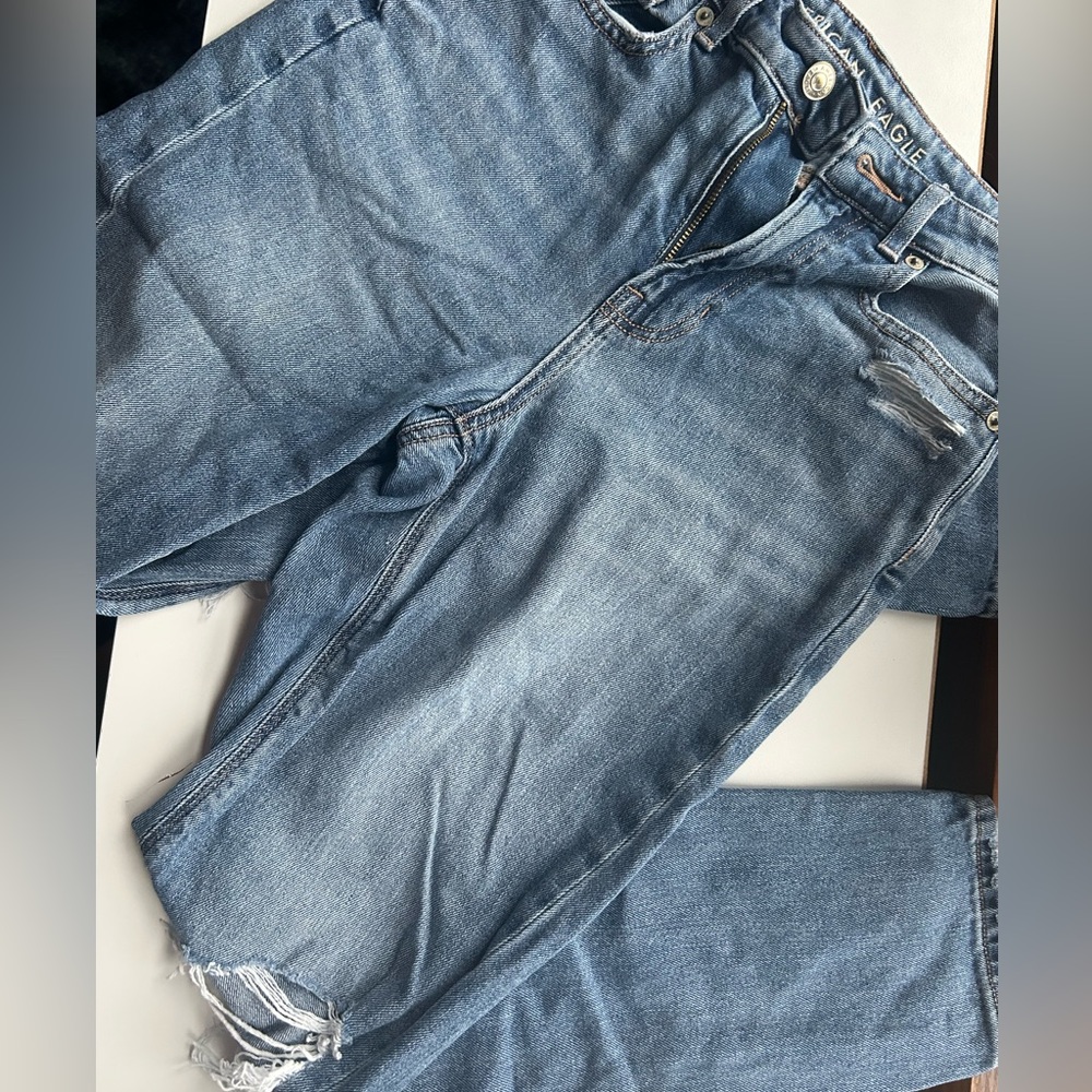American Eagle womens high waisted ripped jeans